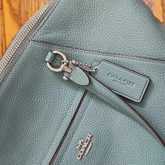 Coach bag- excellent condition - Picture 2 of 5